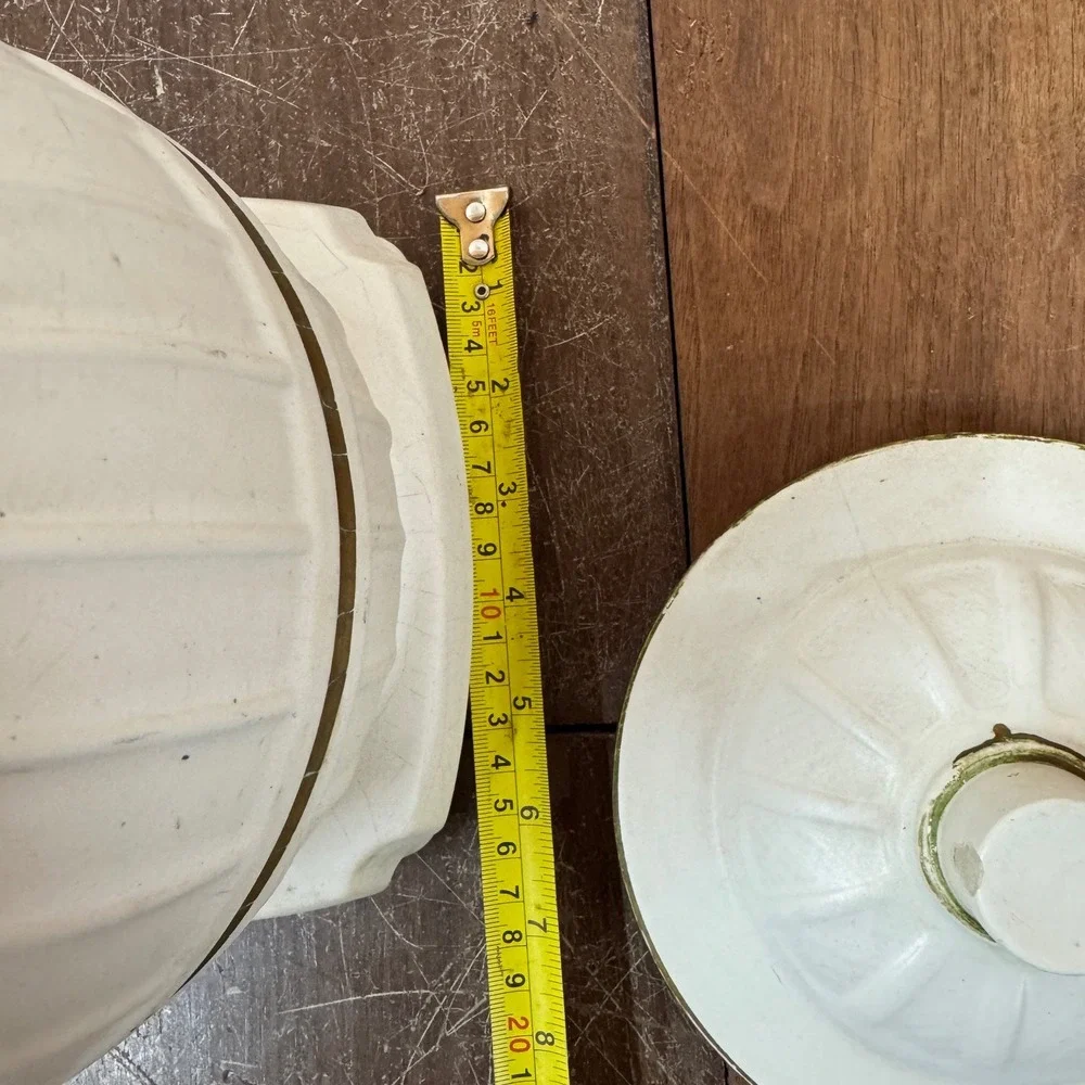 Vintage‎ Ceramic Wood Stove Cookie Jar White Gold Detail Cottagecore